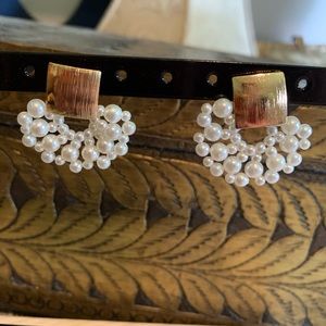 NWOT Cute gold and pearl earring dangles